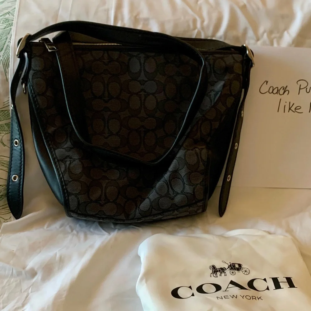 Coach handbag - Picture 2 of 3